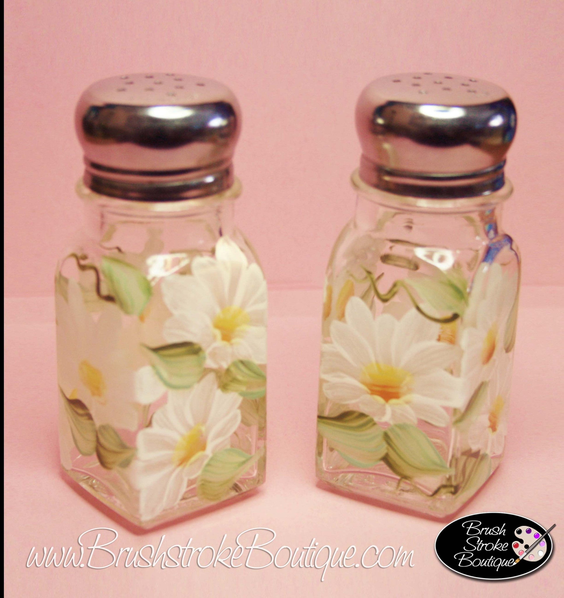 Sold at Auction: DAISY AND BUTTON PAIR OF SALT AND PEPPER SHAKERS